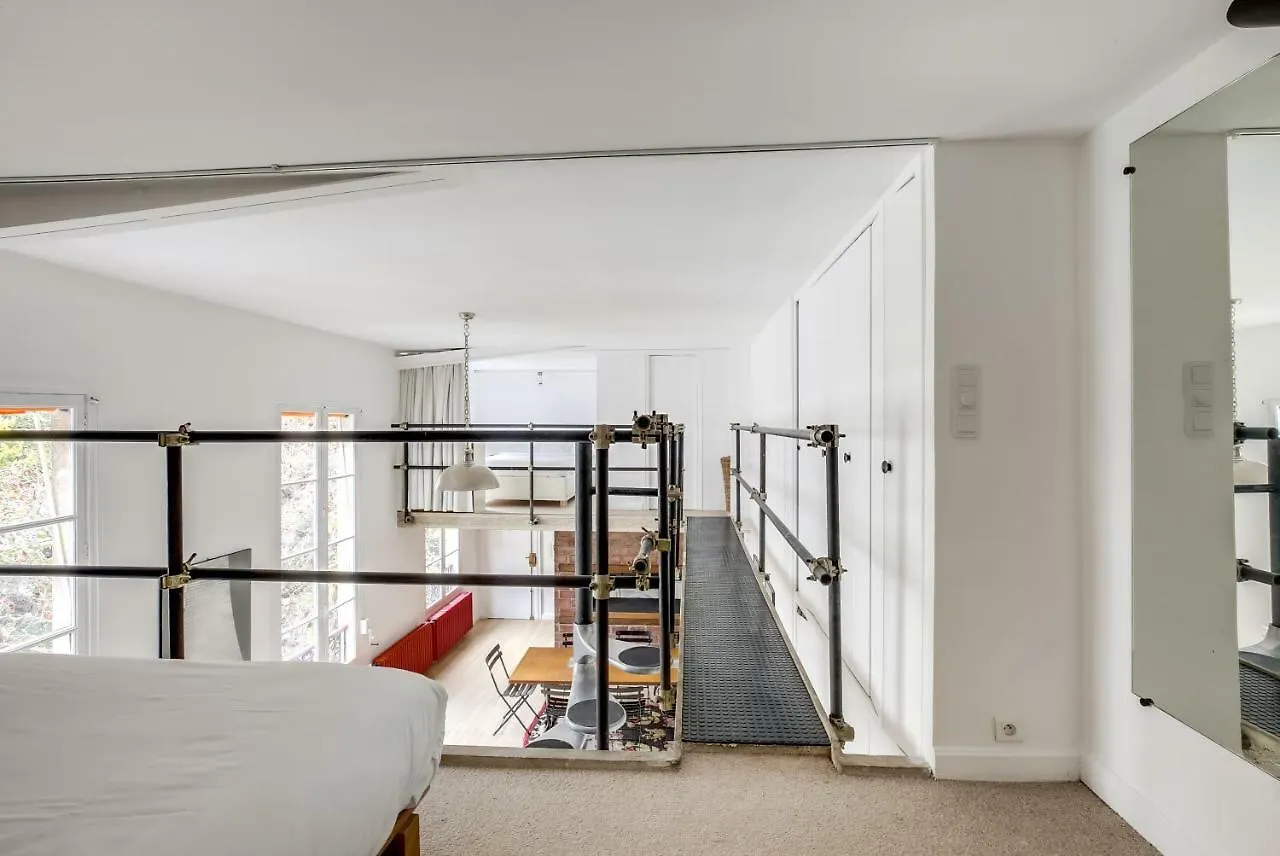 Unit 010 Cherche Midi 19 * Paris